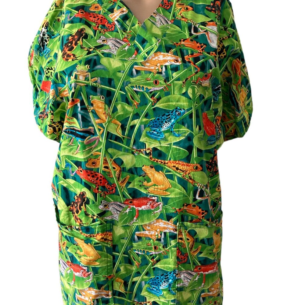 Animal Kingdom Frogs Of All Kinds Size S Scrub Top